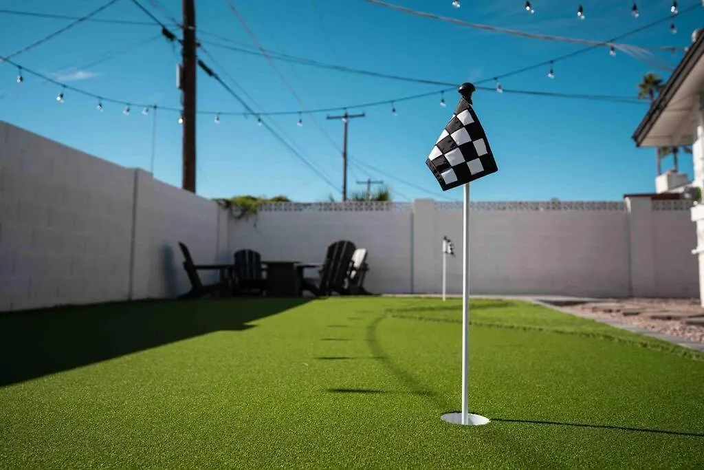 Old Town Cactus Casa With Master, Hot Tub, Putt Putt Villa Scottsdale